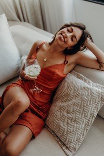 The Perfect Guide to Choosing and Styling Cocktail Dresses for Women